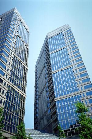 ビルの耐久性と資産価値を守る！大規模修繕の最適タイミングと効果的な対策ガイド